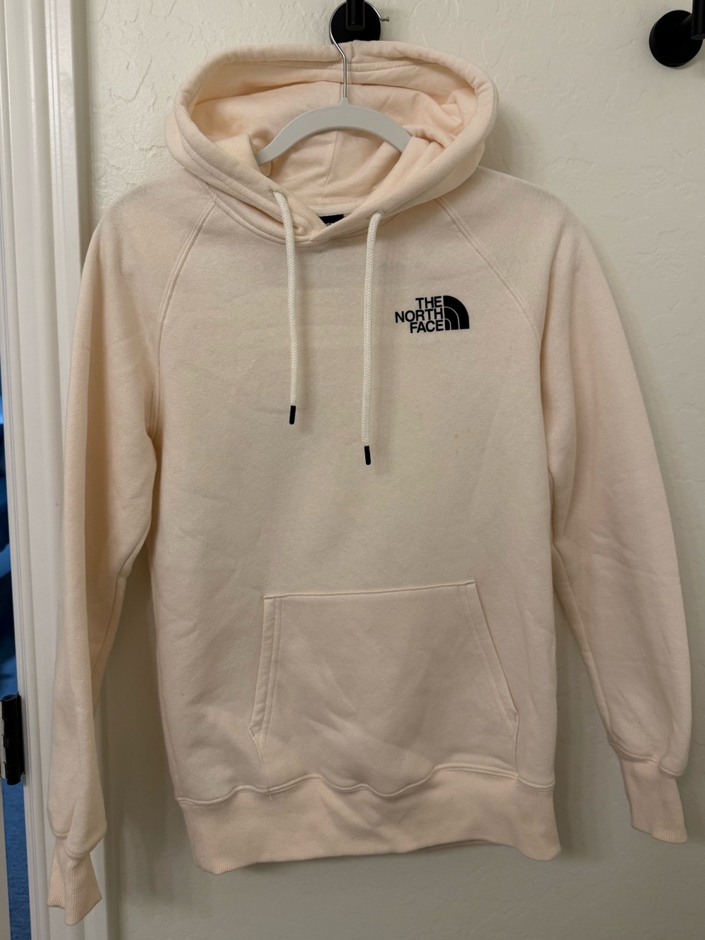 LIKE NEW! The North Face Cream Crewneck Hoodie with Logo. Size S.
